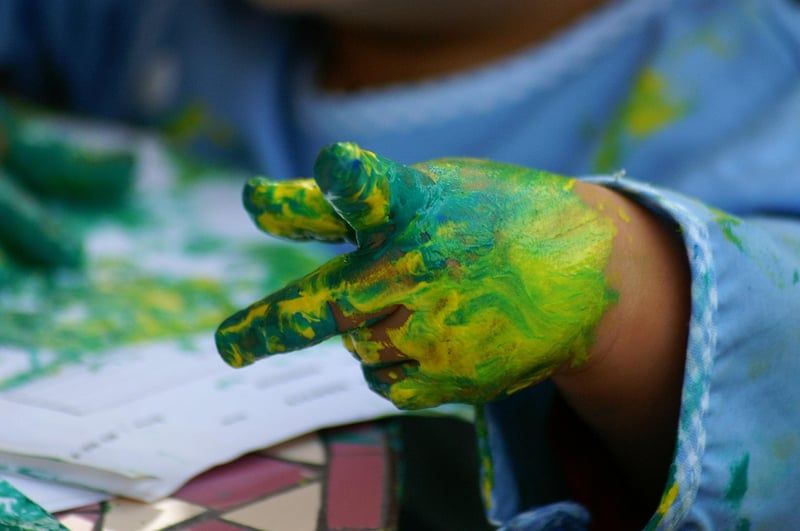 Activités manuelles pour enfants de 2 à 5 ans faciles à réaliser à la maison en 2026